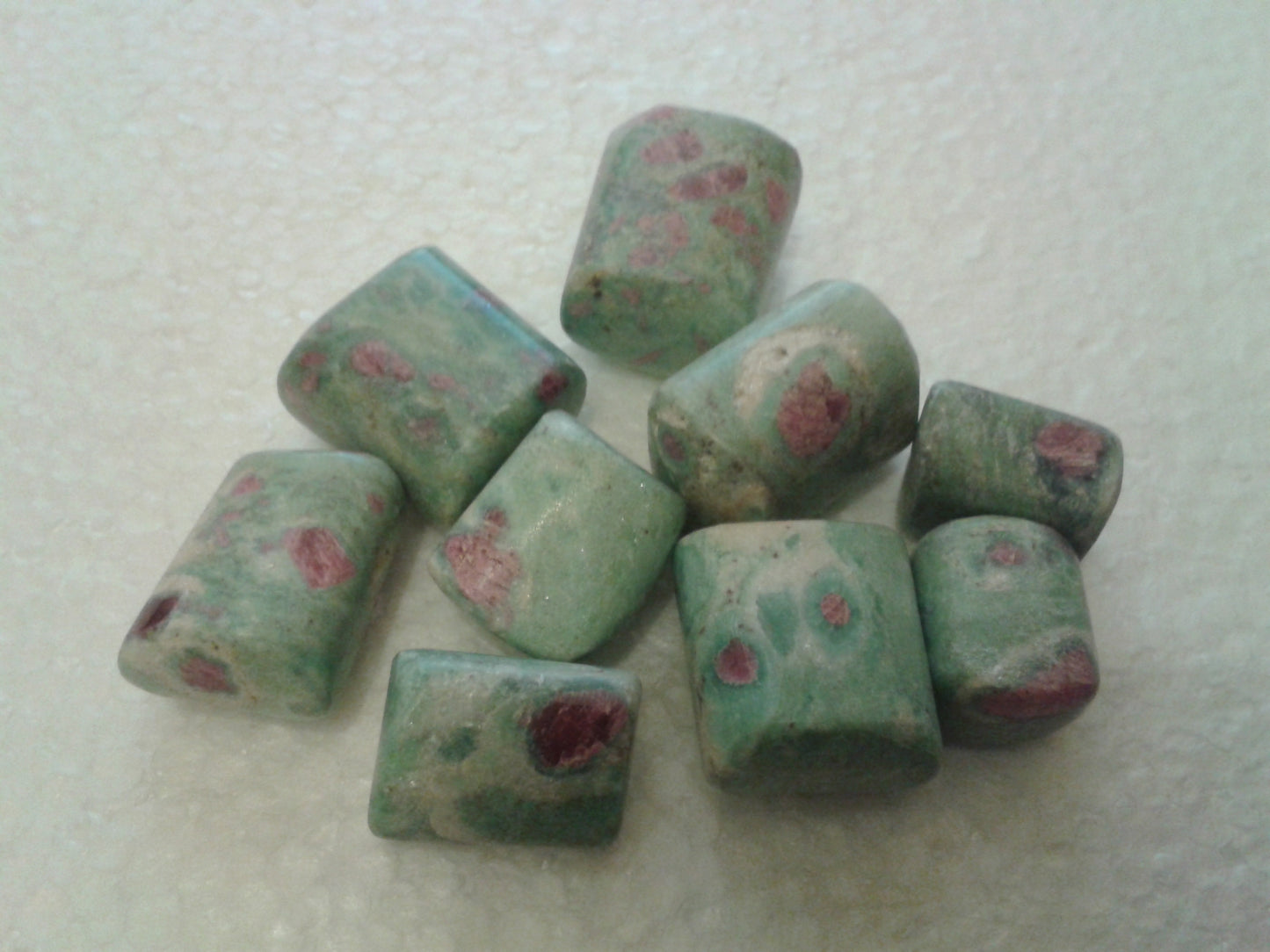 Tumblestones - Jade to Ruby Zoisite